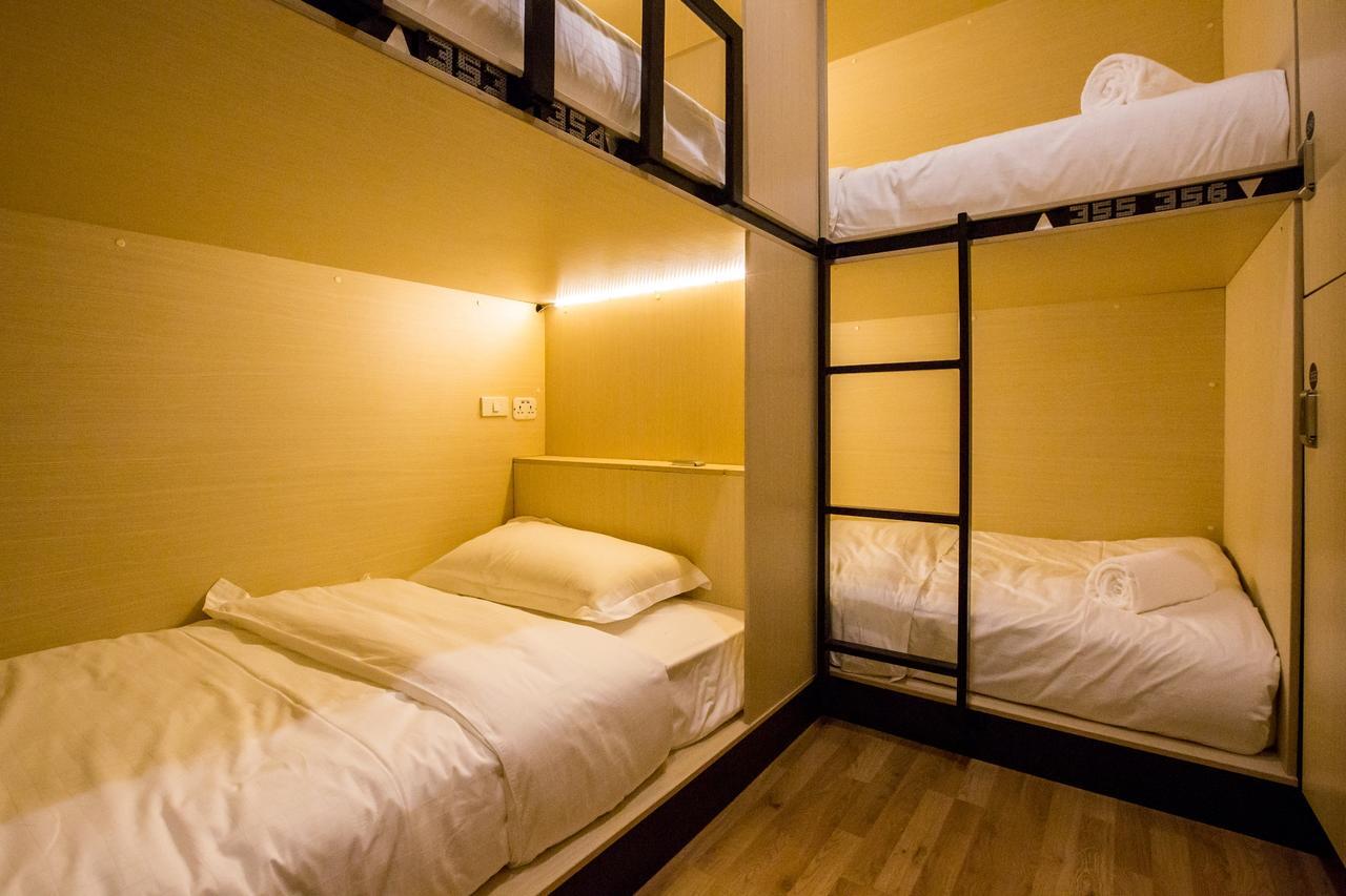 Bed To Bangkok Hostel Exterior photo