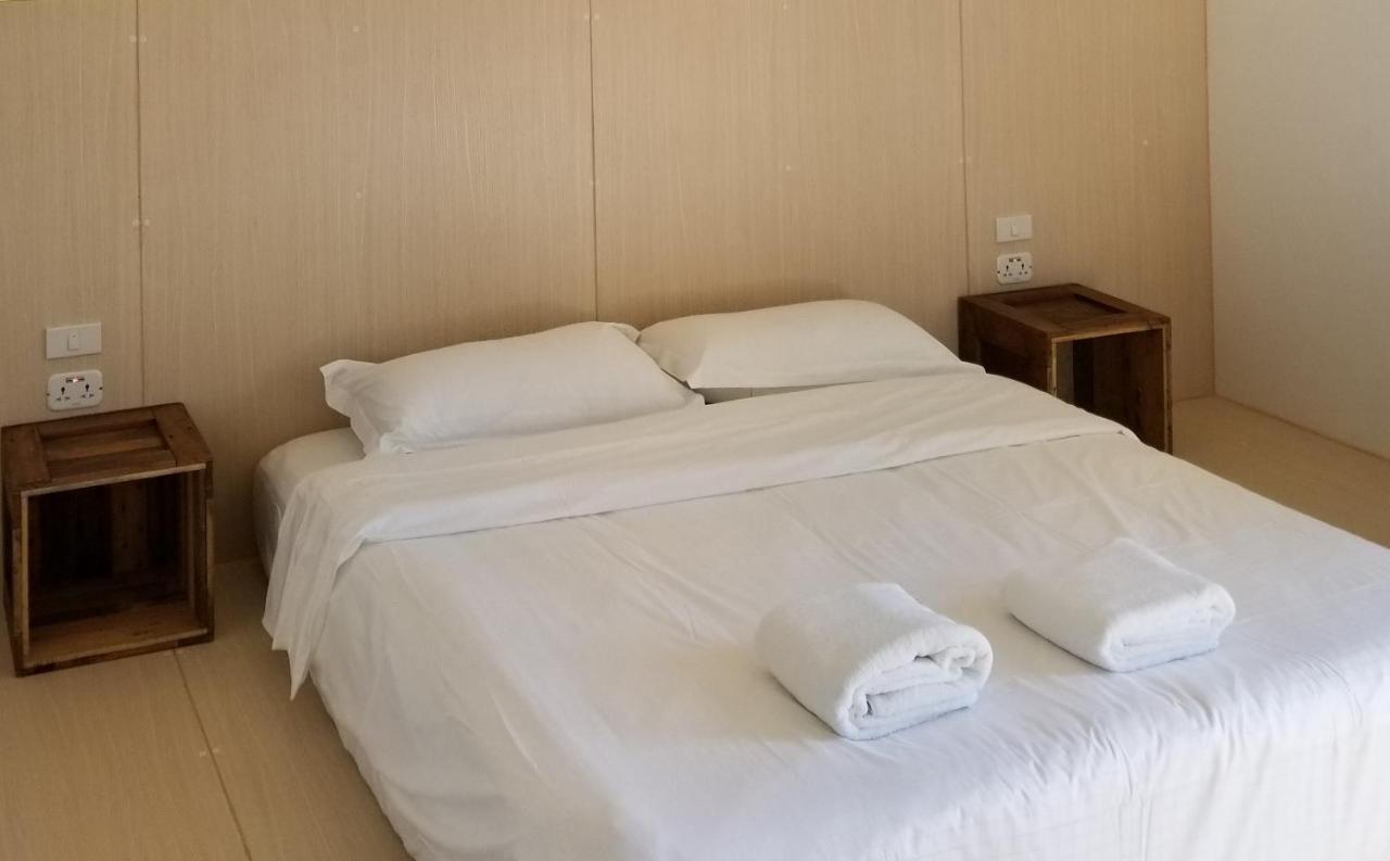 Bed To Bangkok Hostel Exterior photo