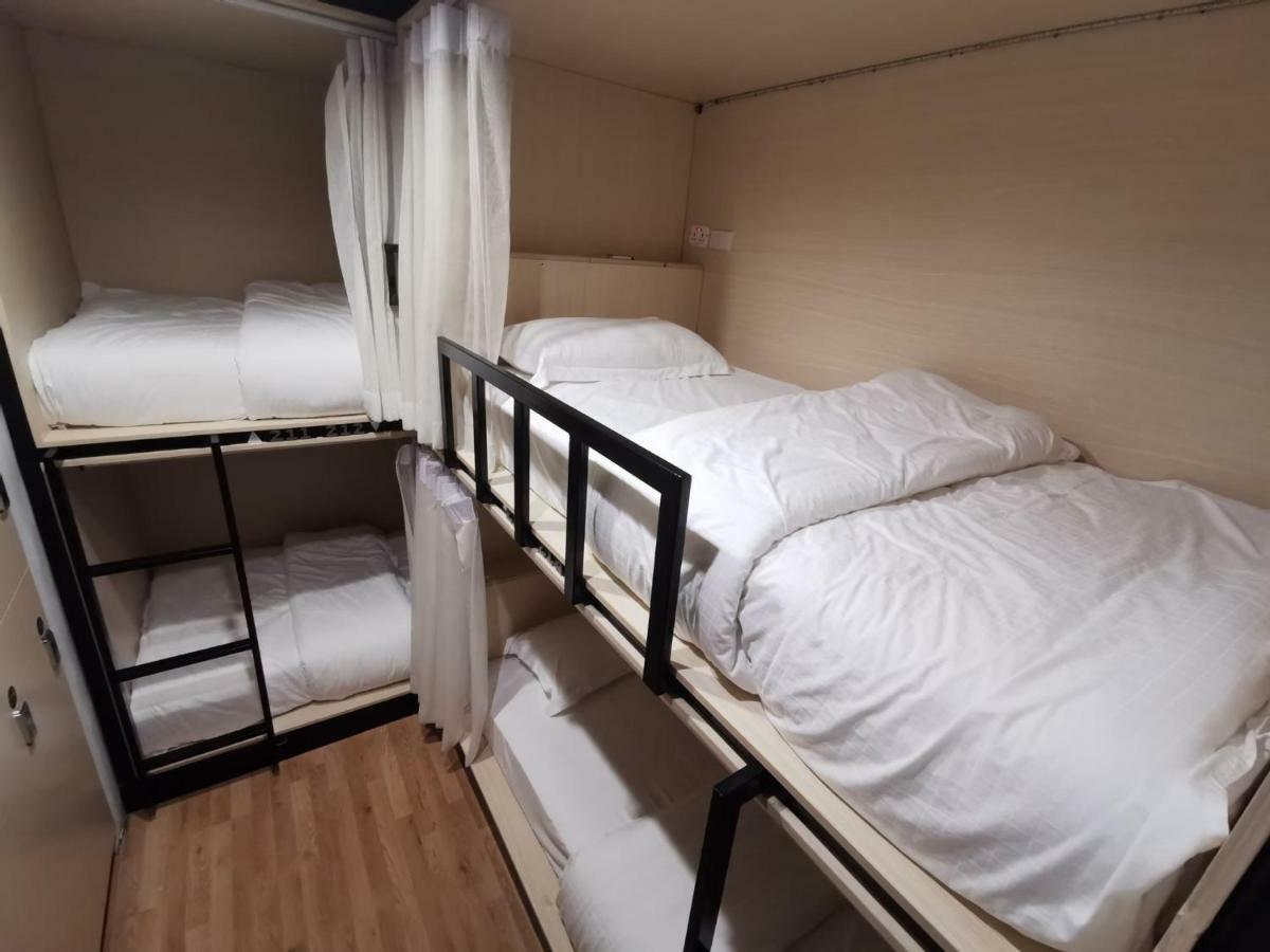 Bed To Bangkok Hostel Exterior photo